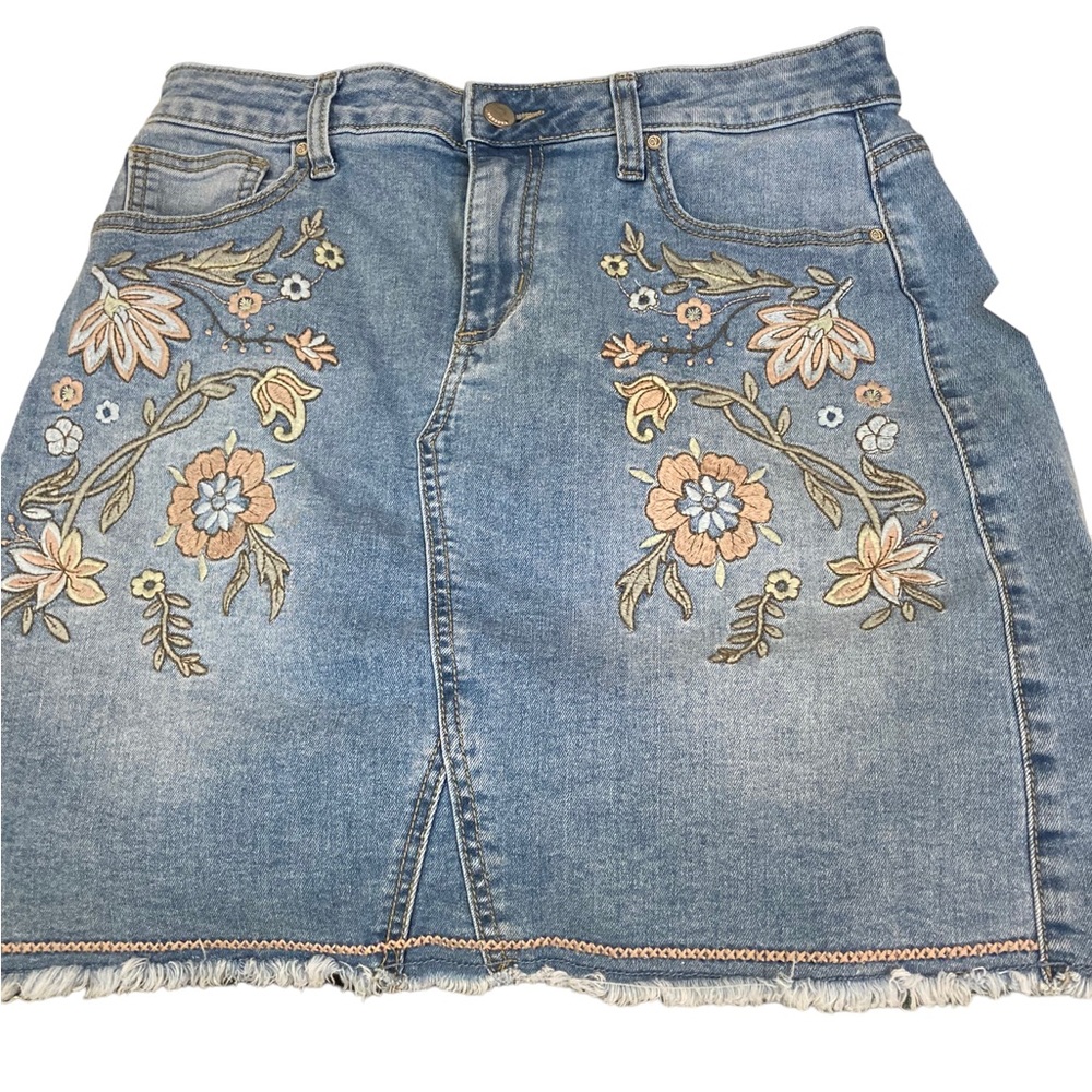 Versona Embroidered‎ Jean Mini Skirt Size 29